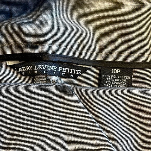 Larry Levine Petite 10P tailored wide leg pocketed lightweight pant with cuffs - Picture 2 of 8
